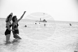 На разходка из курорта „Златни пясъци“ през 1959 година