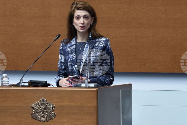 Освен благодарност, трябва да дадем на възрастните хора гаранции за сигурност, предвидимост и достойни старини, заявиха от "БСП-Обединена левица"