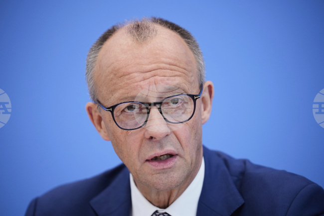 Мерц заяви, че Германия започва да доставя по въздух хуманитарна помощ в ивицата Газа