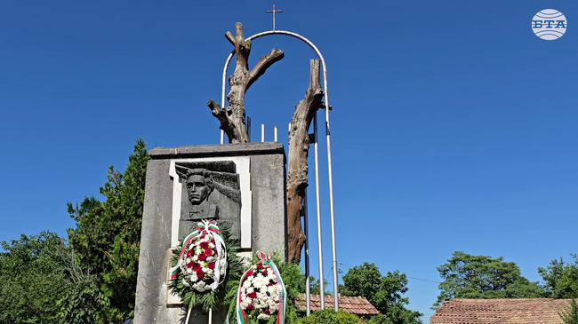 С гражданско поклонение пред паметника на Левски в Къкринското ханче започна отбелязването на 188 г. от рождението на Апостола