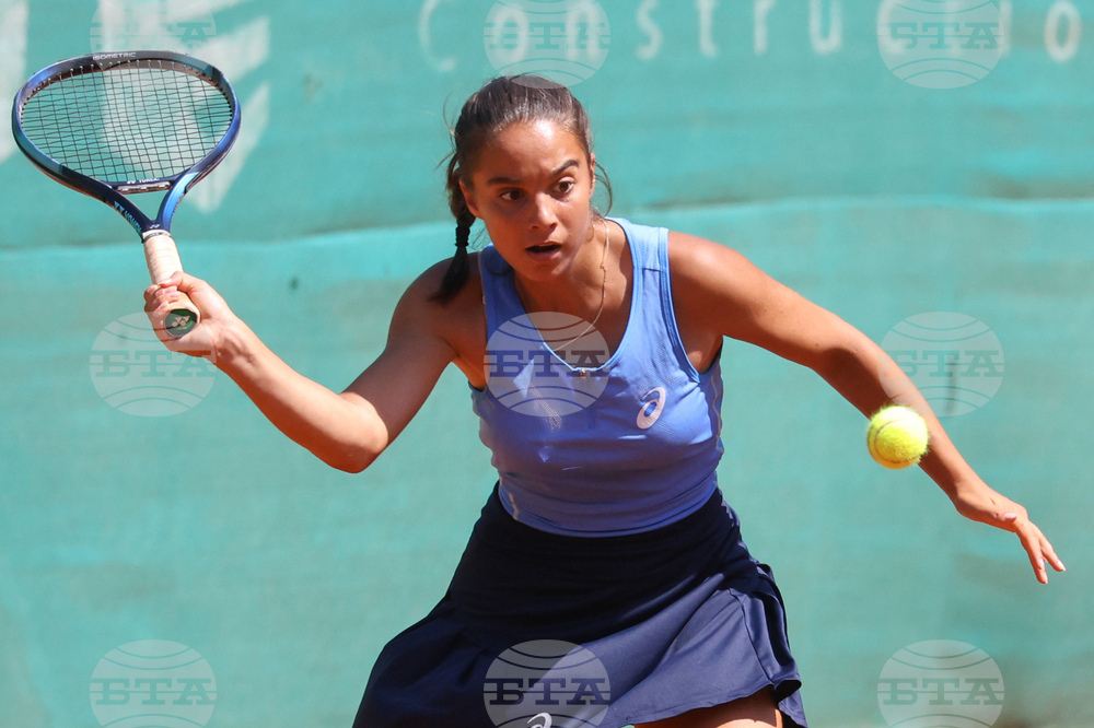 Гърневска и Александрова загубиха на полуфиналите на международния турнир по тенис за жени във Варна
