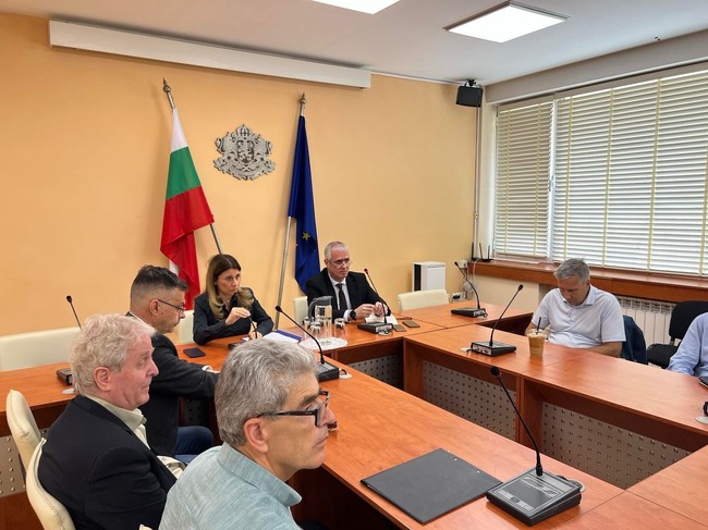 Зам.-министър Лазарова: Металургичните дружества имат реална възможност да си партнират с отбранителни предприятия