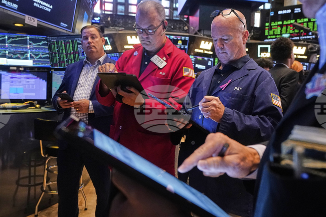 Уолстрийт откри сесията без големи промени в очакване на резултатите на "Енвидиа"