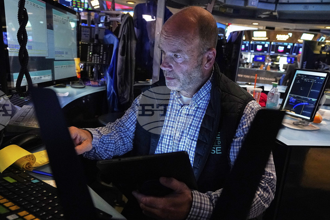 Индексите на Уолстрийт отвориха възходящо търговията след търговската сделка между САЩ и Япония