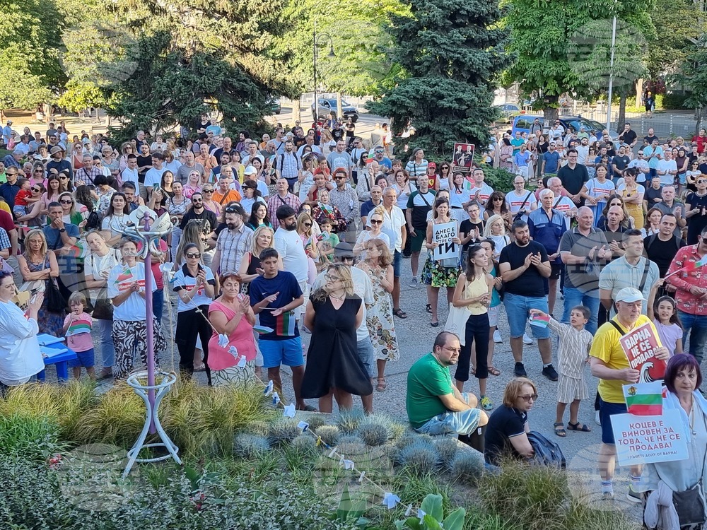 Варна - протест в подкрепа на задържания кмет на града Благомир Коцев