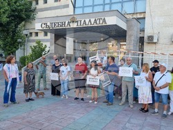 Добрич - протест в подкрепа на кмета на Варна Благомир Коцев