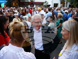 Протест - "Нямате белезници за всички!"