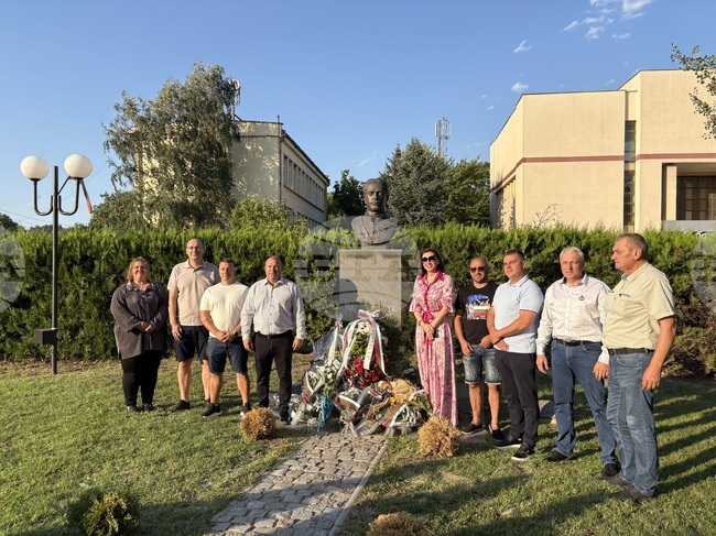 В Костенец отбелязаха 188-ата годишнина от рождението на Васил Левски