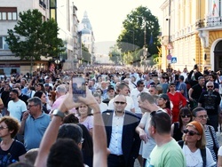 Протест - "Нямате белезници за всички!"