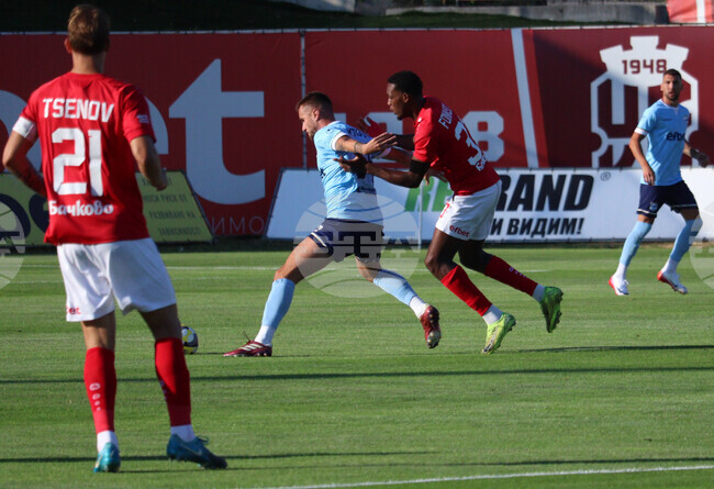 Берое и ЦСКА 1948 не излъчиха победител в двубой от Първа лига