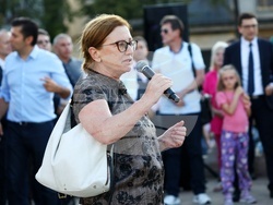 Протест - "Нямате белезници за всички!"