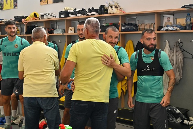 Легенди на Ботев (Пловдив) посетиха отбора преди двубоя с ЦСКА