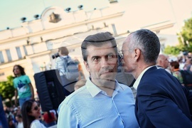 Протест - "Нямате белезници за всички!"