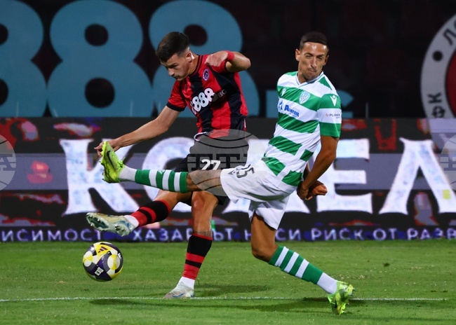 Локомотив София и Черно море завършиха при равенство при старта на Първа лига