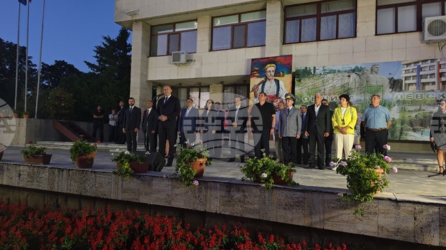 Апостола на свободата ни завеща вярата, че никоя стихия, никоя участ не може да бъде по-могъща от нас самите, каза президентът Румен Радев в град Левски