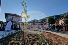 Етрополе - Васил Левски - годишнина - паметник - откриване - Илияна Йотова - Наталия Киселова