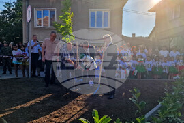 Етрополе - Васил Левски - годишнина - паметник - откриване - Илияна Йотова - Наталия Киселова