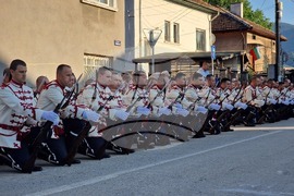 Етрополе - Васил Левски - годишнина - паметник - откриване - Илияна Йотова - Наталия Киселова