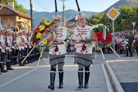 Етрополе - Васил Левски - годишнина - паметник - откриване - Илияна Йотова - Наталия Киселова