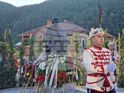 Етрополе - Васил Левски - годишнина - паметник - откриване - Илияна Йотова - Наталия Киселова