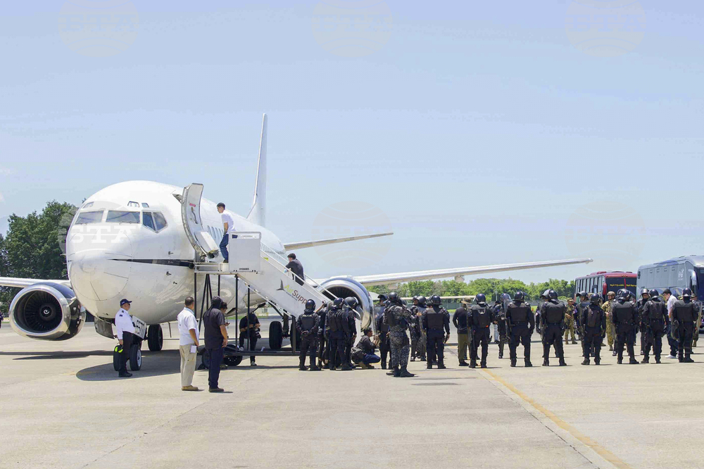 El Salvador Venezuela US Deportees