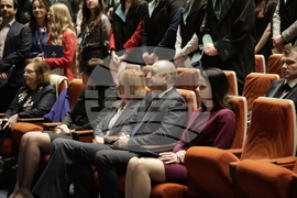 Медицински факултет към Медицинския университет - лекари - дипломи - връчване