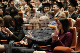 Медицински факултет към Медицинския университет - лекари - дипломи - връчване