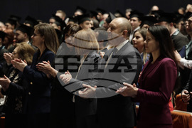 Медицински факултет към Медицинския университет - лекари - дипломи - връчване