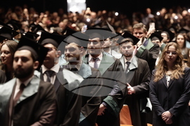 Медицински факултет към Медицинския университет - лекари - дипломи - връчване