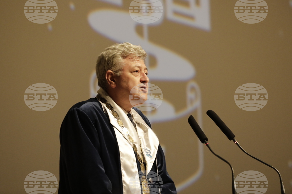 Медицински факултет към Медицинския университет - лекари - дипломи - връчване