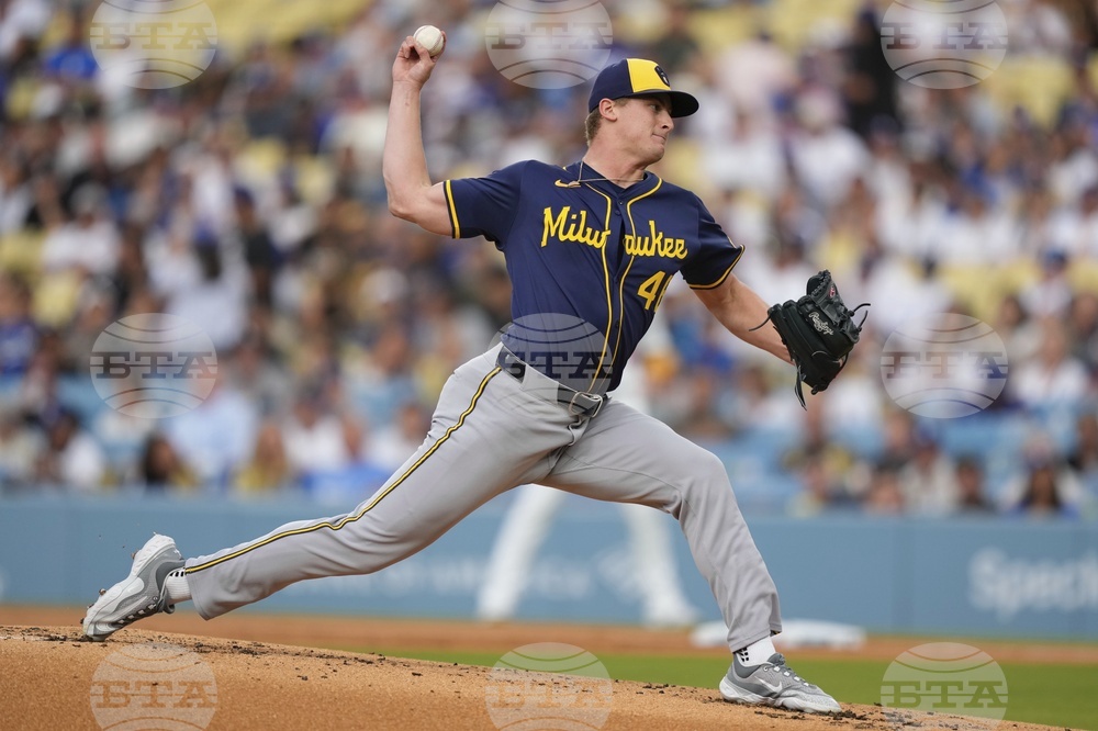 Brewers Dodgers Baseball