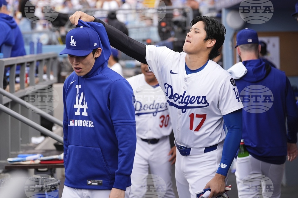 Brewers Dodgers Baseball