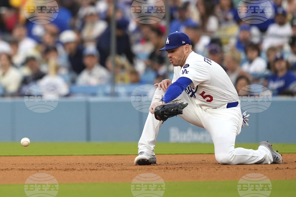Brewers Dodgers Baseball