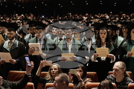 Медицински факултет към Медицинския университет - лекари - дипломи - връчване