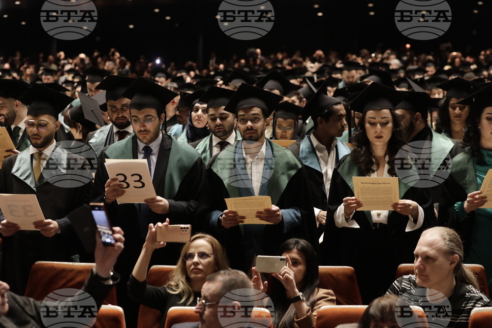 Медицински факултет към Медицинския университет - лекари - дипломи - връчване