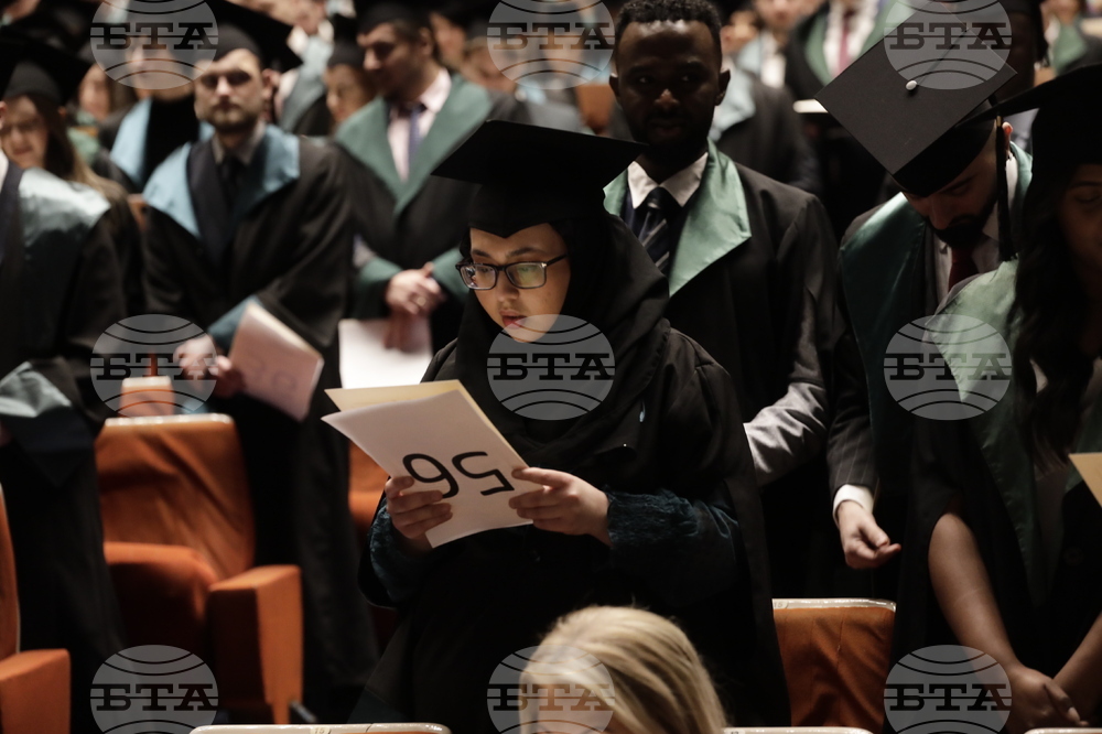 Медицински факултет към Медицинския университет - лекари - дипломи - връчване