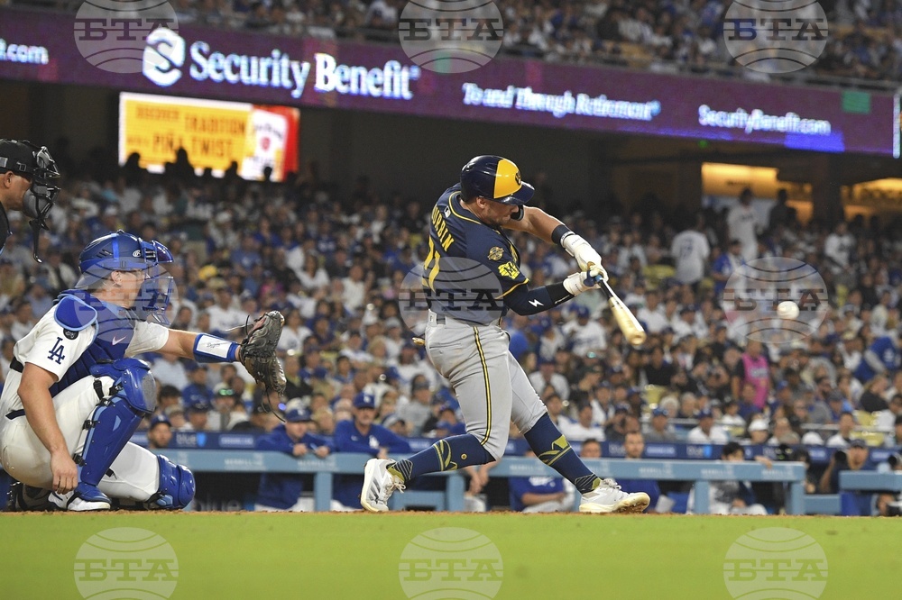 Brewers Dodgers Baseball