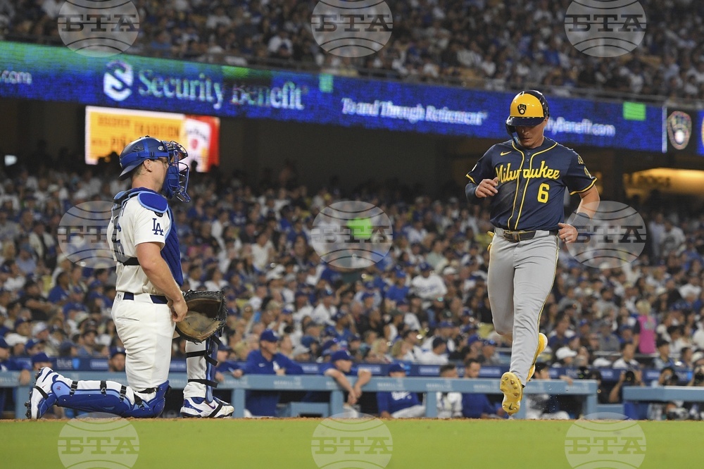 Brewers Dodgers Baseball