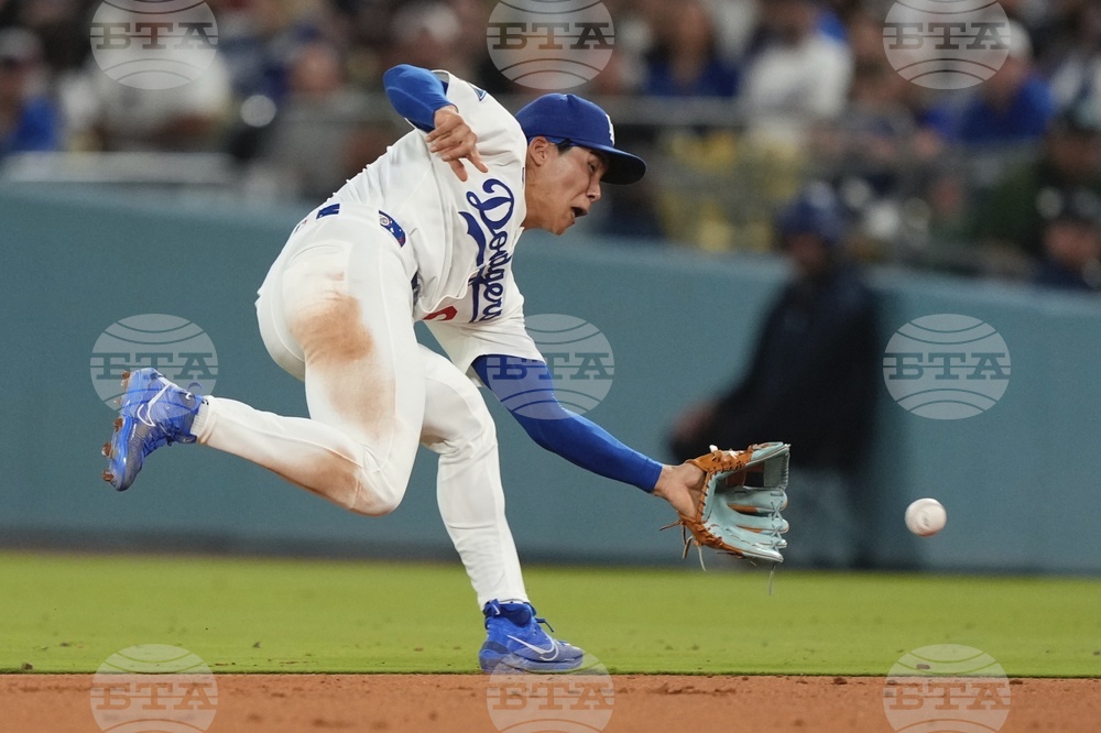 Brewers Dodgers Baseball