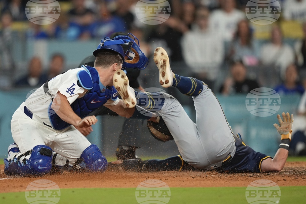 Brewers Dodgers Baseball
