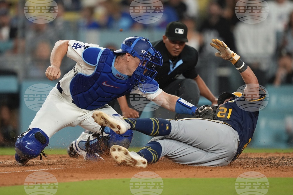 Brewers Dodgers Baseball