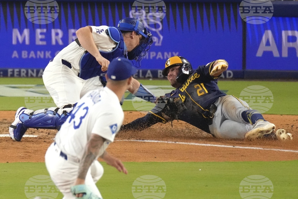 Brewers Dodgers Baseball