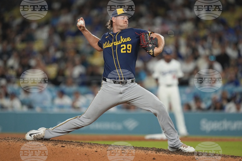 Brewers Dodgers Baseball
