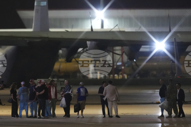 Венецуела освободи 48 задържани при сделка за размяна на затворници със САЩ