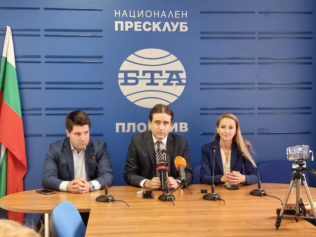 Пресконференция с участието на съпредседателя на “Да, България” Божидар Божанов