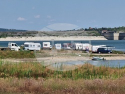 Монтана - язовир „Огоста“ - постройки и каравани