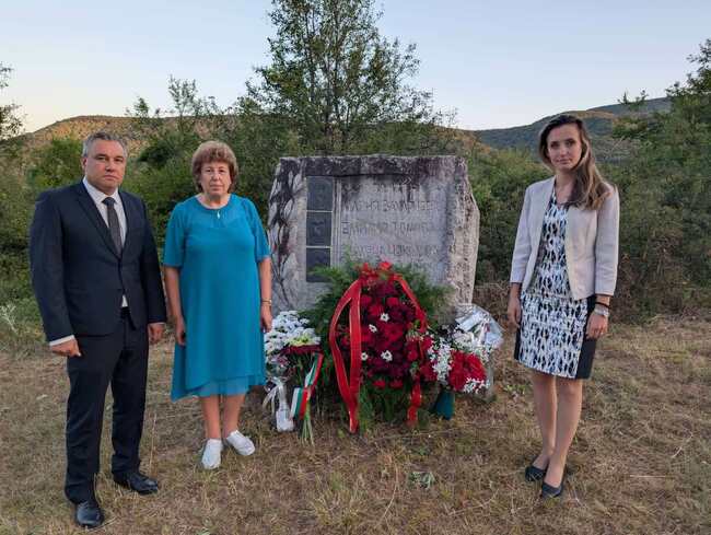 БСП почете паметта на депутатите, загинали преди 29 години край Абланица