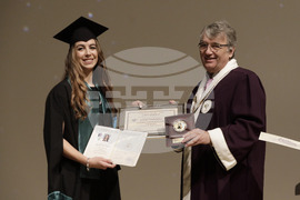 Медицински факултет към Медицинския университет - лекари - дипломи - връчване