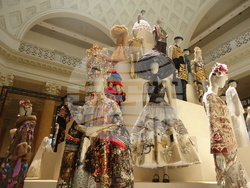 Италия - Рим - „Долче и Габана“ - мода - изложба