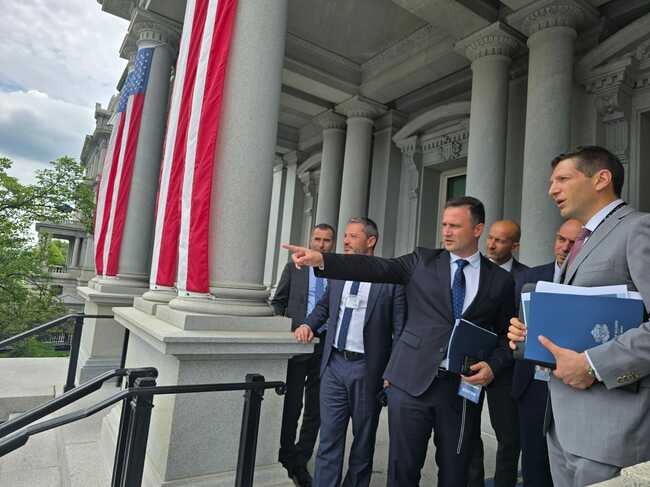 Със стратегически партньорства и проекти България потвърждава амбицията си да бъде фактор за енергийната сигурност на Югоизточна Европа, каза Жечо Станков в САЩ